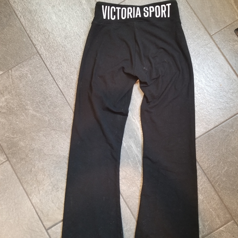 Victoria Sport Boot Cut Yoga Pants medium short